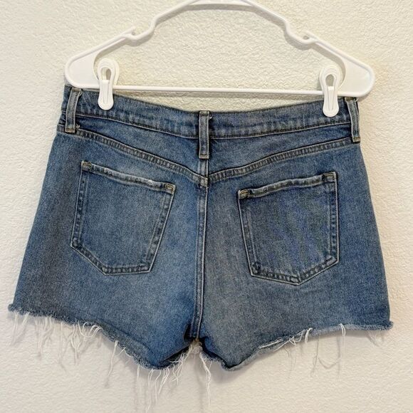 Banana Republic Mid Rise Shorts - Picture 2 of 3